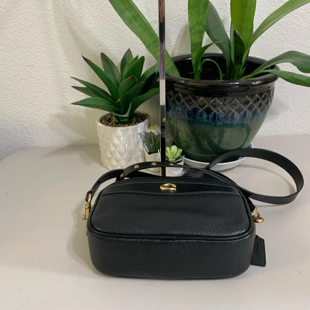 💕👜 COACH Camera Crossbody Black Leather Bag - Picture 6 of 11